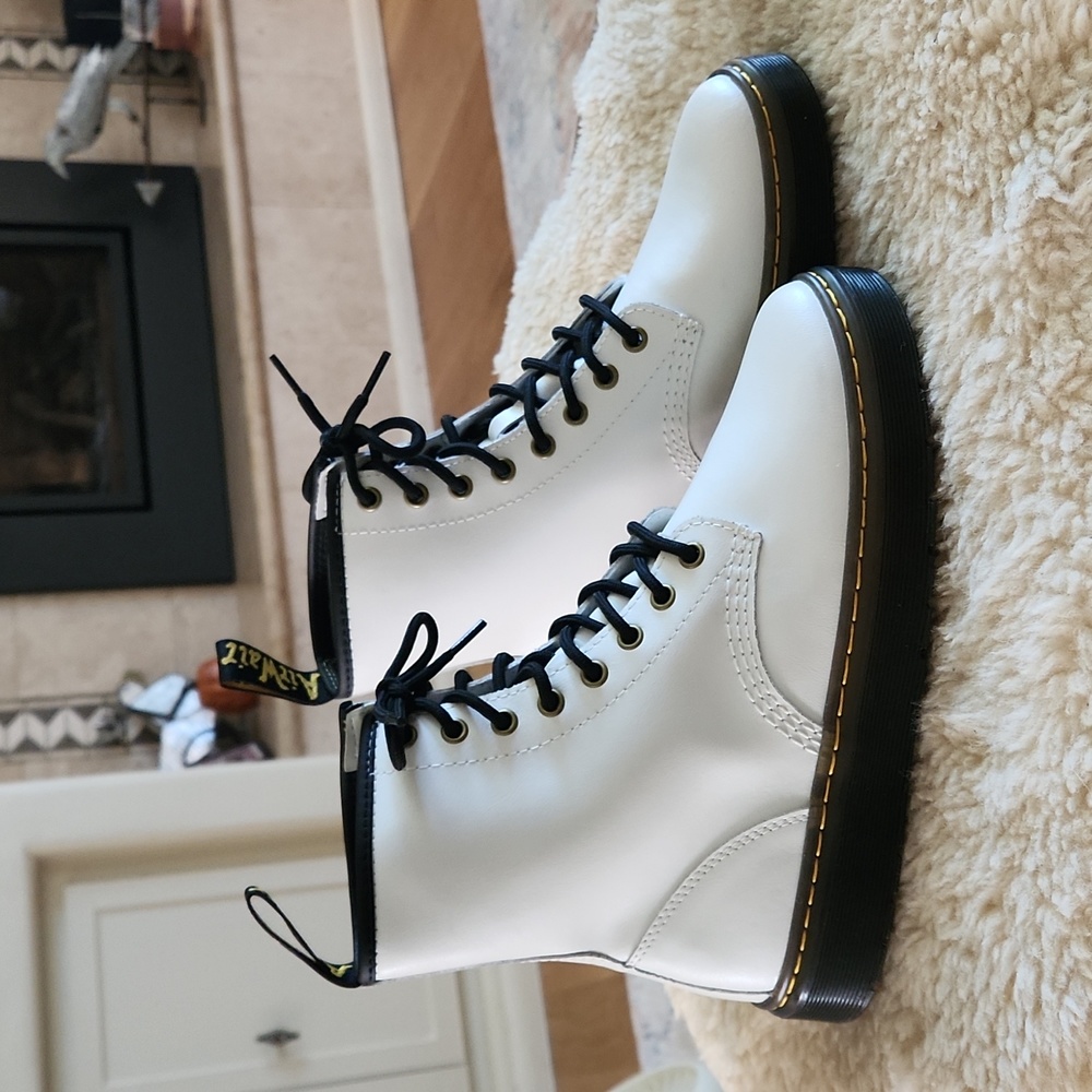 NWOT Dr. Martens Zavala Air Wair White Leather Combat Boots Size 8 π€π€ - Picture 13 of 15